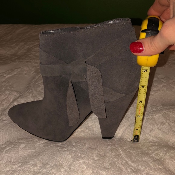 Nine West suede booties - Picture 8 of 8